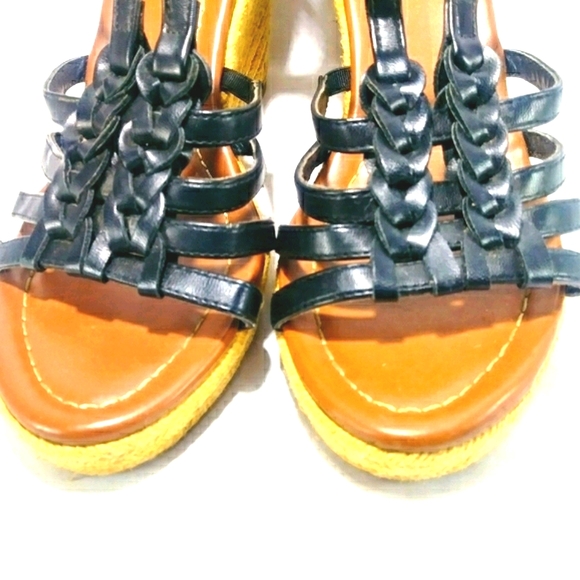 Strappy wedge sandals - Picture 9 of 15